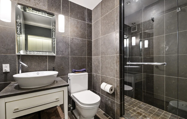 Studio, 1 bath, 430 sqft, $3,950, Unit 7J