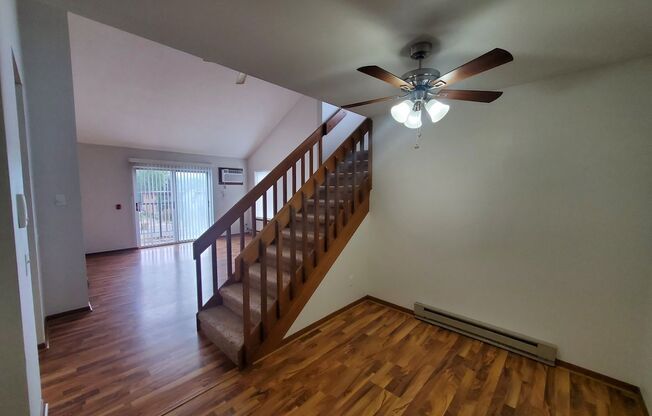 2 beds, 1.5 baths, 950 sqft, $1,434, Unit 5811-2A