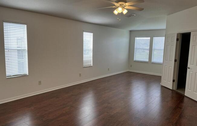 10757 PICTORIAL PARK DR