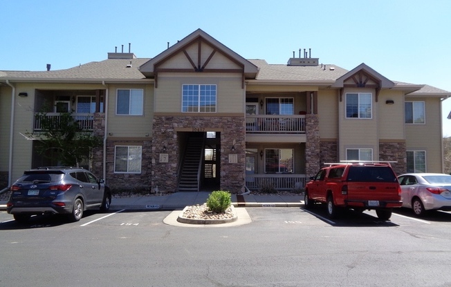 Lakewood condo close to downtown Denver + Mountain Adventures