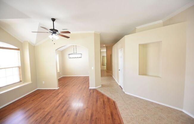Charming 3-Bedroom 2-Bath Home Near a Lovely Lake with Resort-Style Amenities!