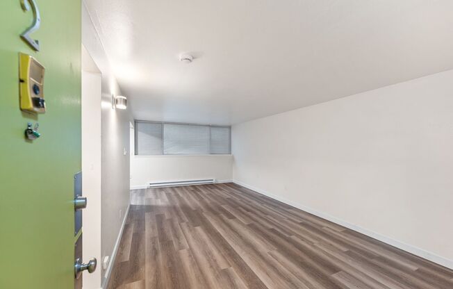 Studio, 1 bath, 405 sqft, $1,295, Unit 2