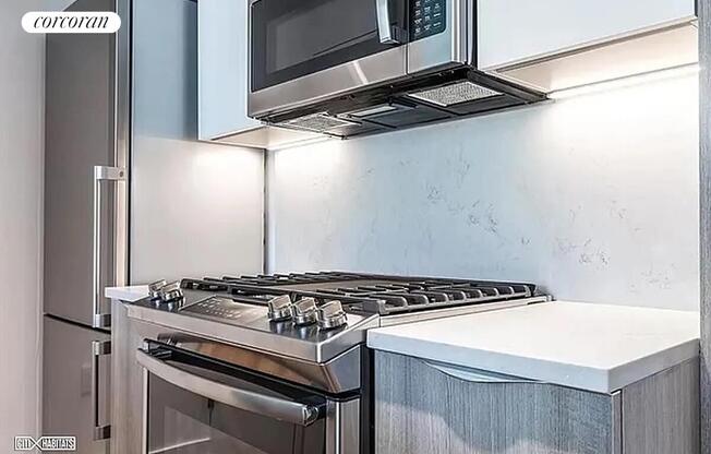 2 beds, 1 bath, $5,700, Unit 430