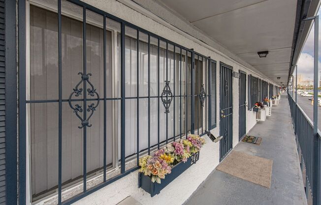 1 bedroom condo near UNLV and the Strip for only $695!