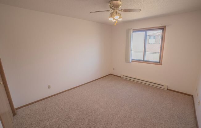 2 beds, 1 bath, 850 sqft, $750, Unit 4330-203