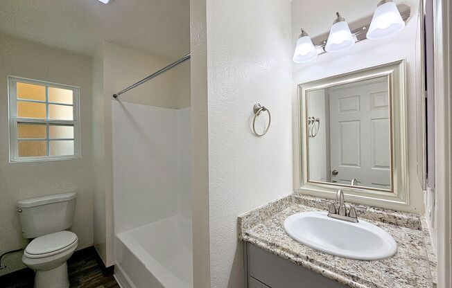 2 beds, 1 bath, 925 sqft, $2,245, Unit 017