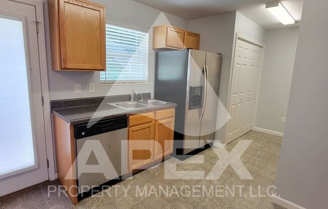 2 beds, 2 baths, $1,900