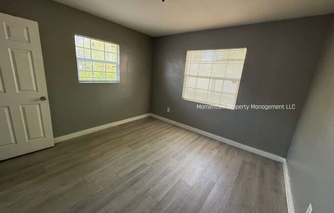 Cozy 1 Bedroom Single Family Home in St. Pete!