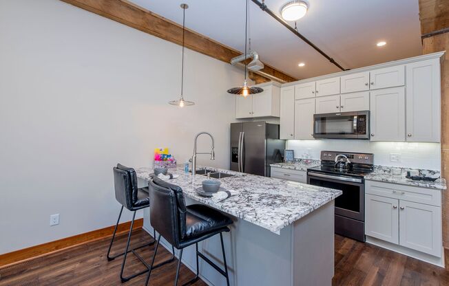 2 beds, 1 bath, 1,121 sqft, $1,995, Unit 209