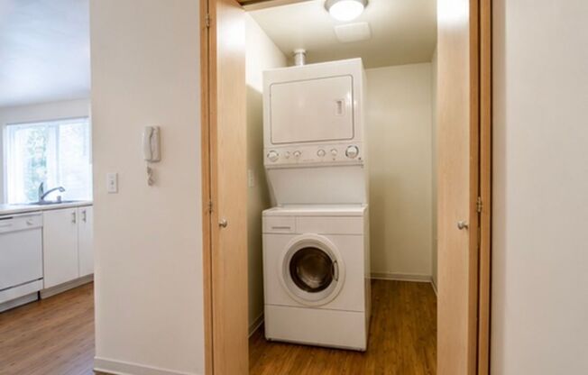 1 bed, 1 bath, 700 sqft, $1,935, Unit 301