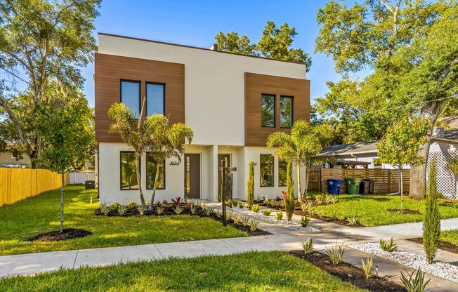 Stunning Modern Townhome in Tampa Heights