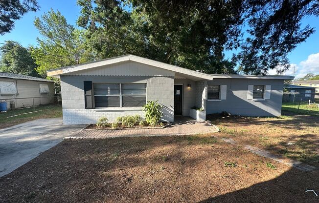 Cozy 4 bedroom 2 bathroom home with a big fenced in back yard