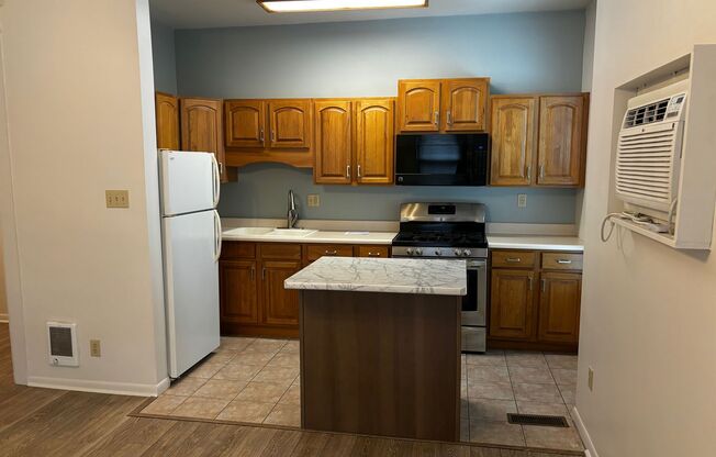 1 bed, 1 bath, 471 sqft, $850, Unit 937-3