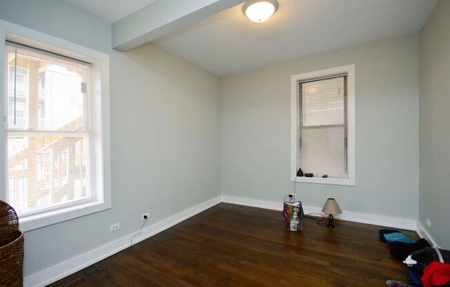 Cozy Renovated 1 Bedroom in West Town