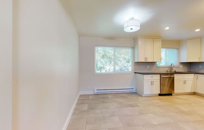 Fully remodeled large 2 bed/2 bath, in unit laundry, patio, walk to CalTrain, 80 WalkScore!