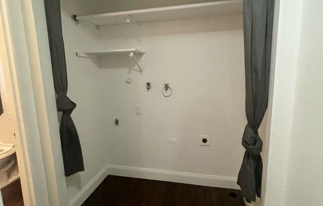 2 beds, 1 bath, 900 sqft, $1,695, Unit 3108-A