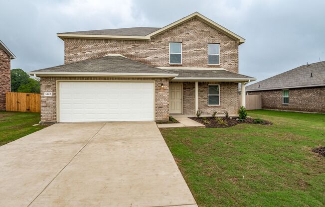 This Gorgeous 5 bedroom 3 bathroom PLUS study home is move-in ready!!