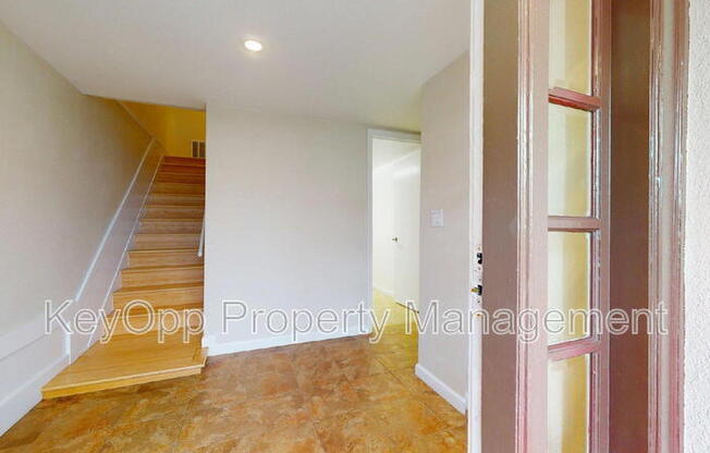 806 35 AVE