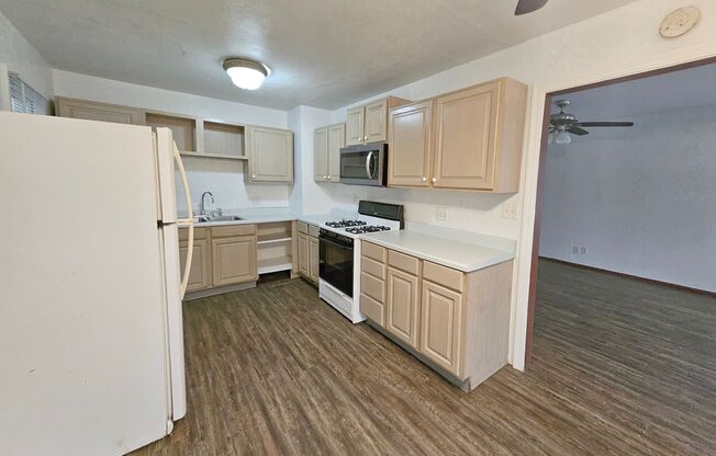 2 beds, 1 bath, $850