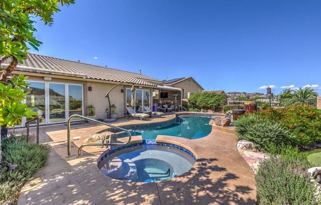 3 beds, 3 baths, $6,995