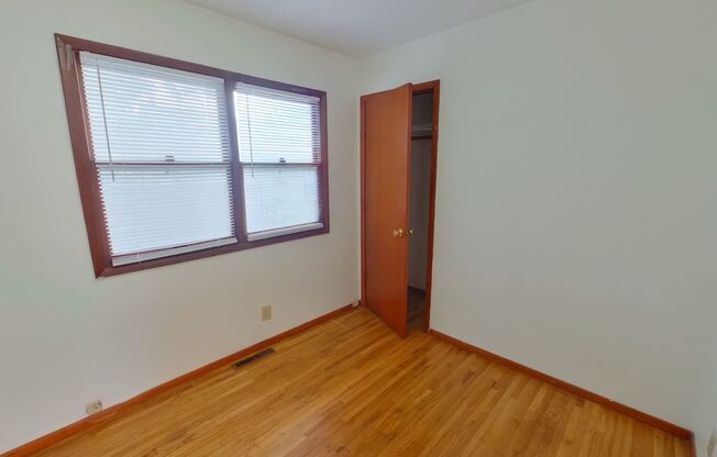 3 beds, 1 bath, $1,245