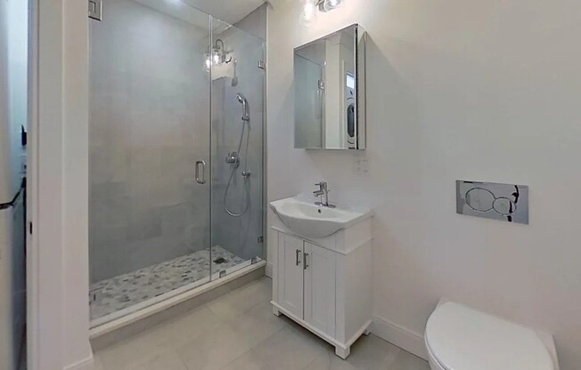 4 beds, 2 baths, 600 sqft, $5,450, Unit 3