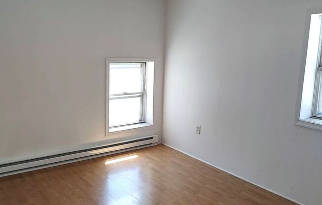 1 bed, 1 bath, 800 sqft, $1,013, Unit Unit 2