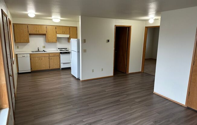 2 beds, 1 bath, 763 sqft, $1,350, Unit 2426-08