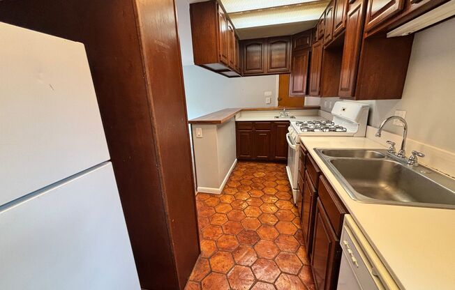 1 bed, 1 bath, 750 sqft, $1,499, Unit 6236 Fifth Ave. #205C