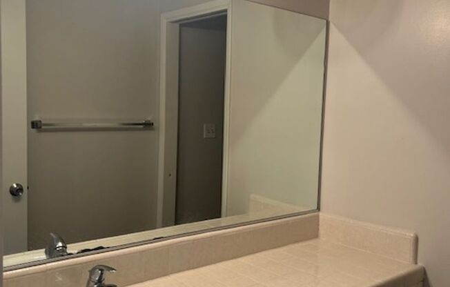 2 beds, 2 baths, $1,750, Unit 817-36