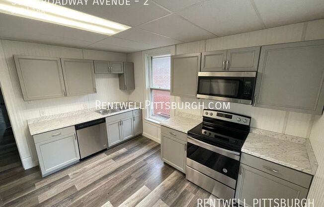 310 BROADWAY AVE