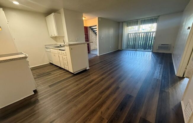 1 bed, 1 bath, 716 sqft, $2,150, Unit J004