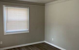 4 beds, 1 bath, $1,400