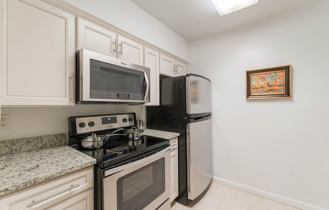 1318 22 ST NW