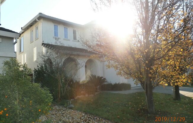 Stunning 4/2.5 Natomas Beauty!  (PLEASE READ ENTIRE AD FOR SHOWING)!