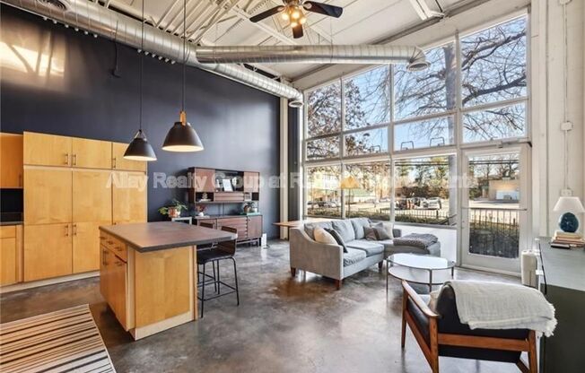 5200 PEACHTREE RD
