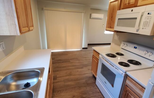 2 beds, 1 bath, 780 sqft, $1,295