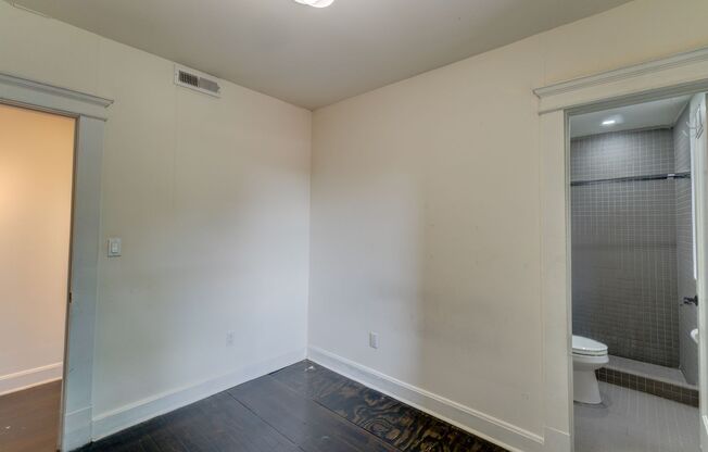 3 beds, 2 baths, 736 sqft, $2,695, Unit 36