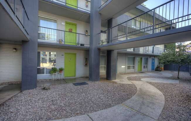 walkway at Radius Apartments in Phoenix AZ Nov 2020(1)