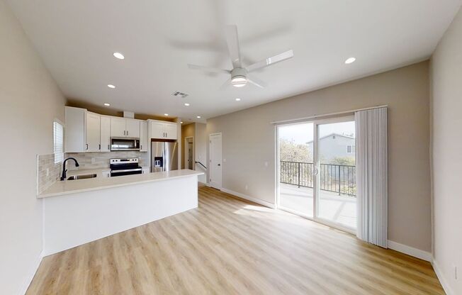New Build (2022)!! 4BD/2BA, Great Views!!