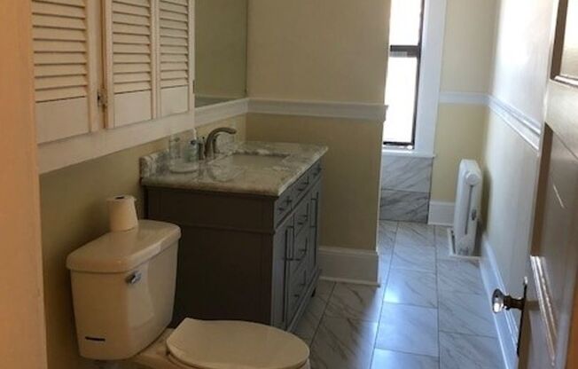 2 beds, 1 bath, $2,300