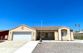 Inviting 3 Bedroom Home with RV Parking and Spacious Backyard!