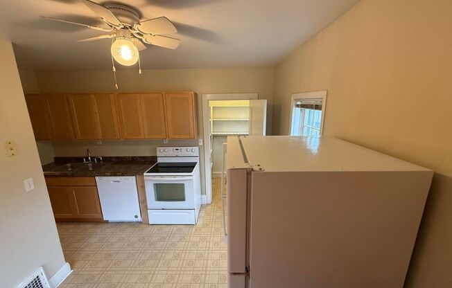 2 beds, 1 bath, $1,500