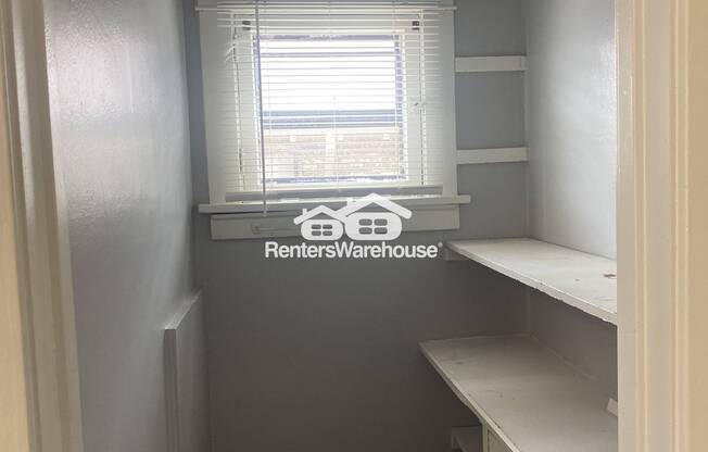 2703 N 39 ST