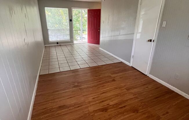 Studio, 1 bath, 400 sqft, $945, Unit 206