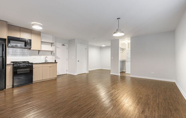 1 bed, 1 bath, 351 sqft, $1,750, Unit 406