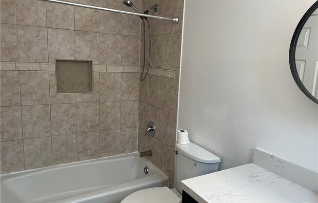 2835 BUDAU AVE