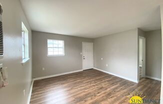 2 beds, 1 bath, $1,100