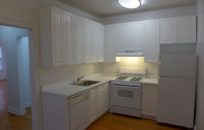 1 bed, 1 bath, 775 sqft, $1,495, Unit 212