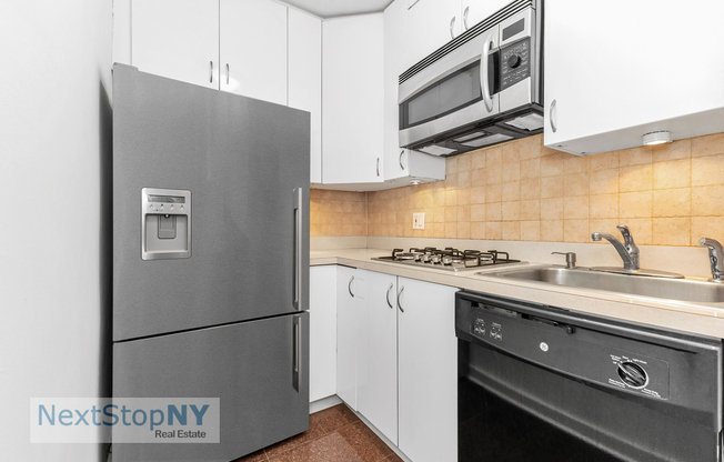 1 bed, 1 bath, 680 sqft, $3,900, Unit 6J